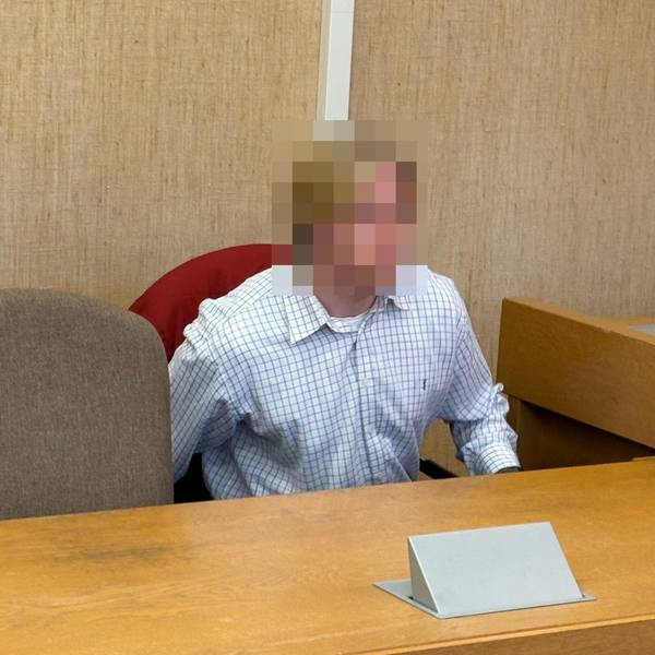 Der beschuldigte Polizeianwärter beim Prozess im Kölner Amtsgericht