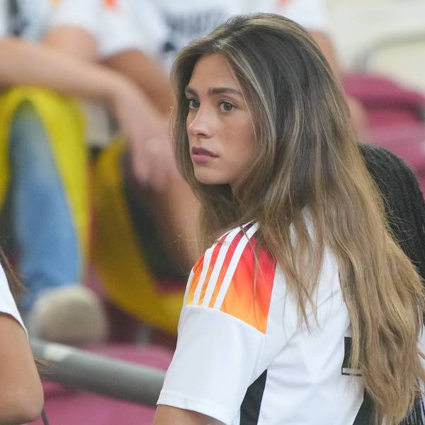 Sophia Weber auf der Tribüne.