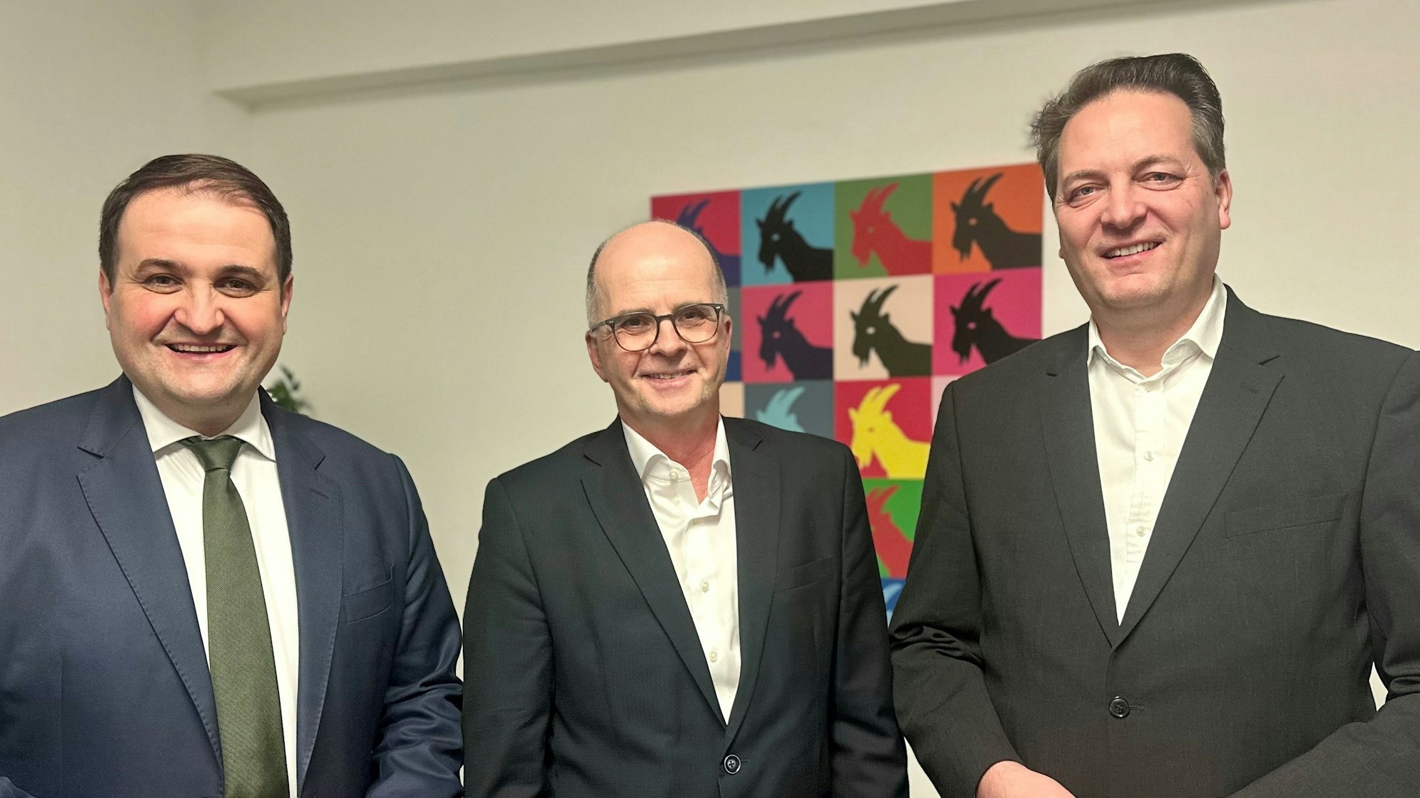 Nathanael Liminski, Markus Greitemann und Karl Alexander Mandl, demonstrieren Einigkeit, nachdem Greitemann vom Vorstand als OB-Kandidat nominiert wurde.