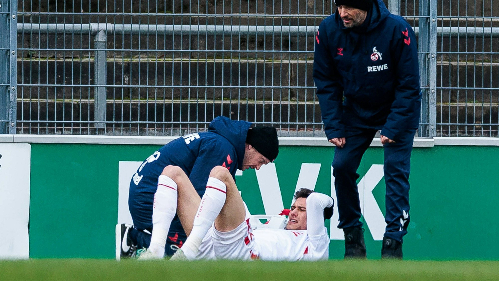 Dejan Ljubicic musste verletzt vom Platz.