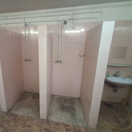 Aschenplatz mit Wasser