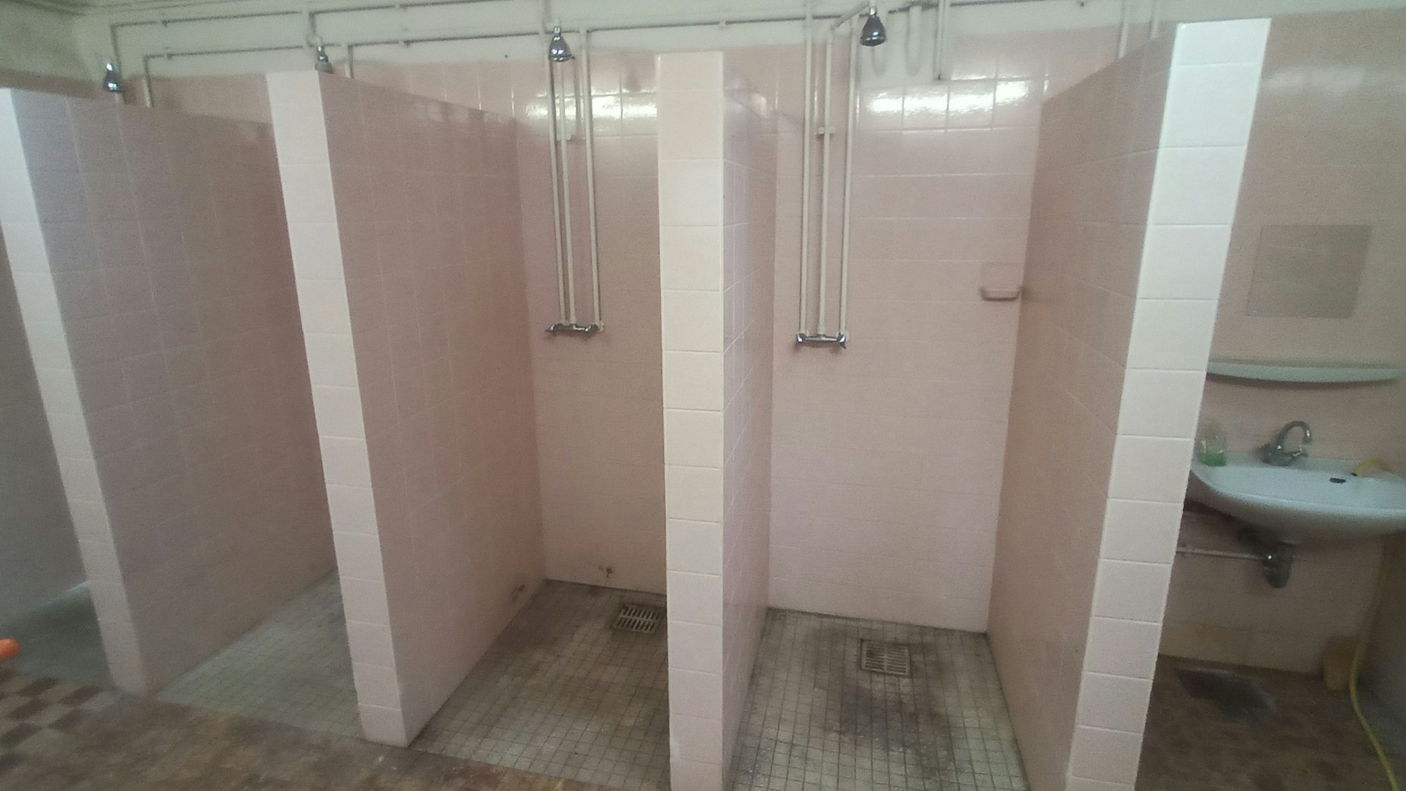 Aschenplatz mit Wasser