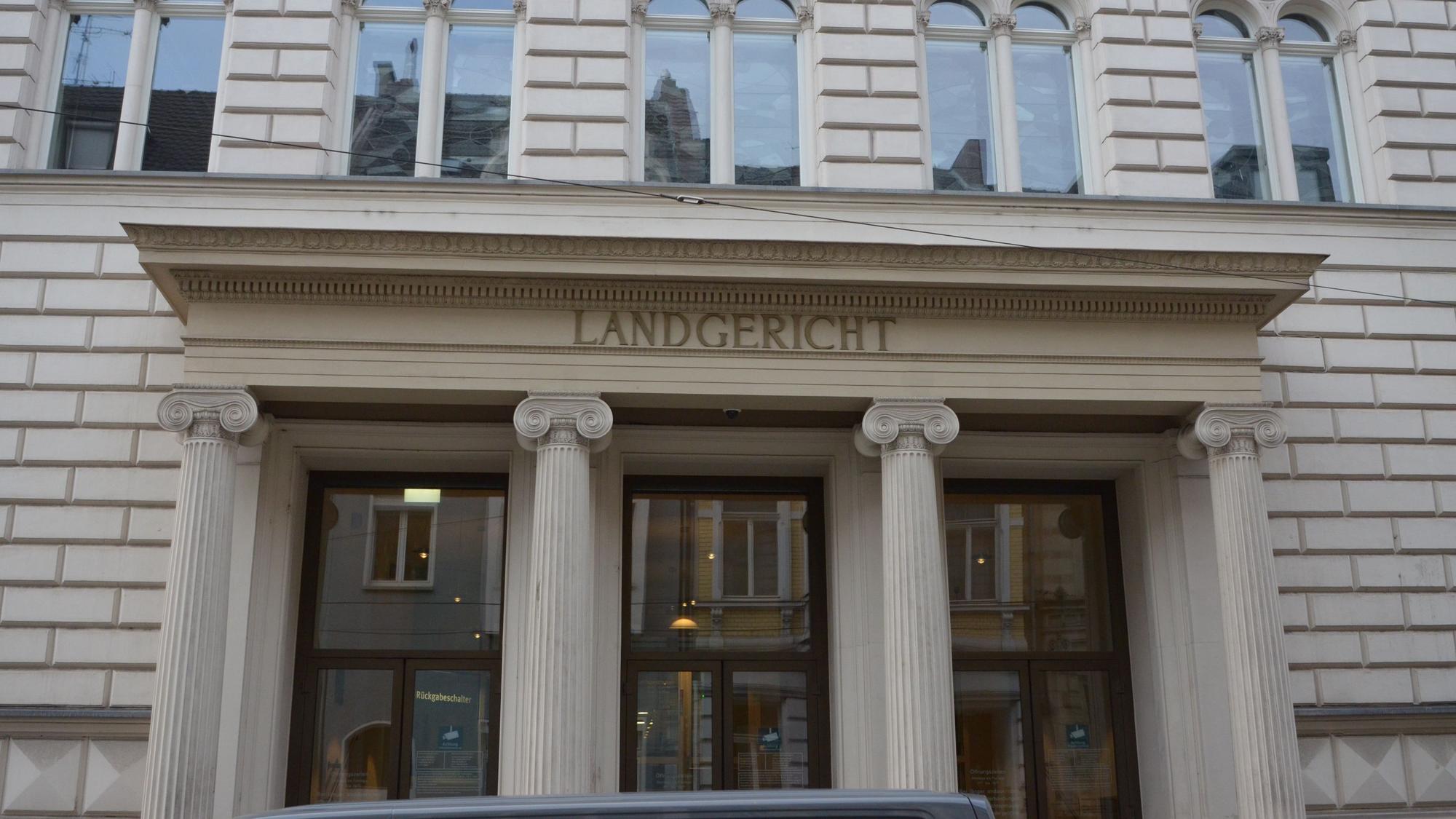 Der Eingang des Gerichtsgebäudes.