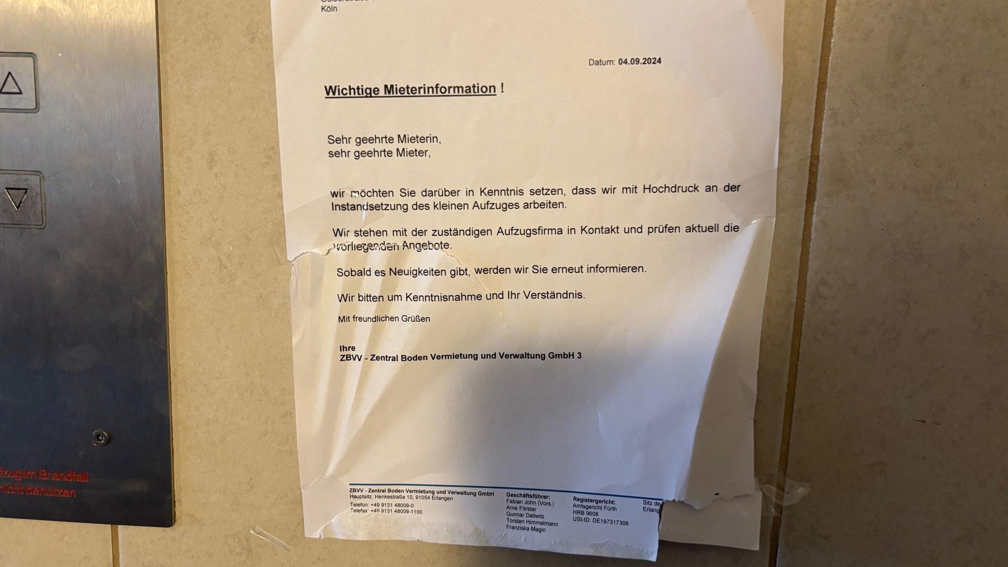 ZBVV-Immobilie in Chorweiler, Hinweis am Aufzug.
