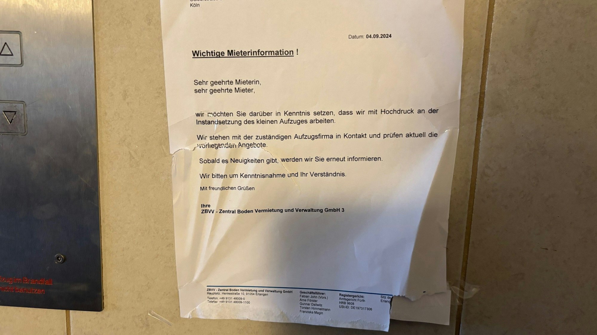 ZBVV-Immobilie in Chorweiler, Hinweis am Aufzug.