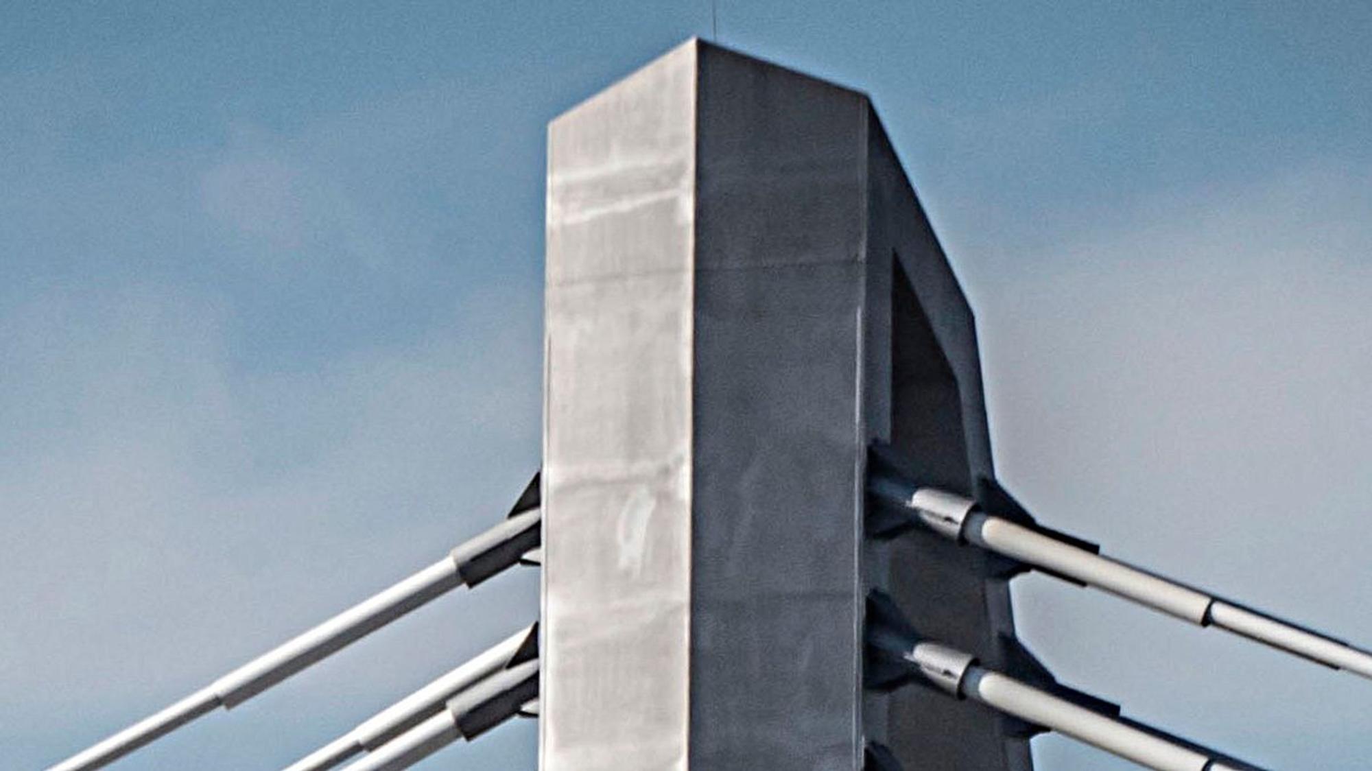 Wie ein Dach geneigt: die Oberseiten der Pylone der Leverkusener Brücke. Foto: Ralf Krieger