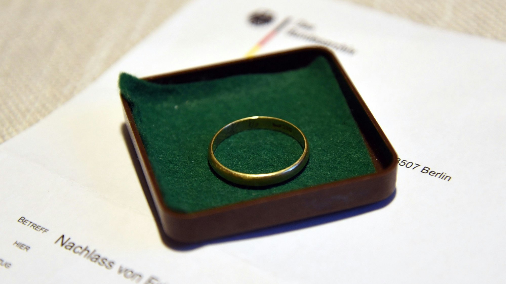 Der Ehering des im Dezember 1944 gefallenen Erich Pflitsch.