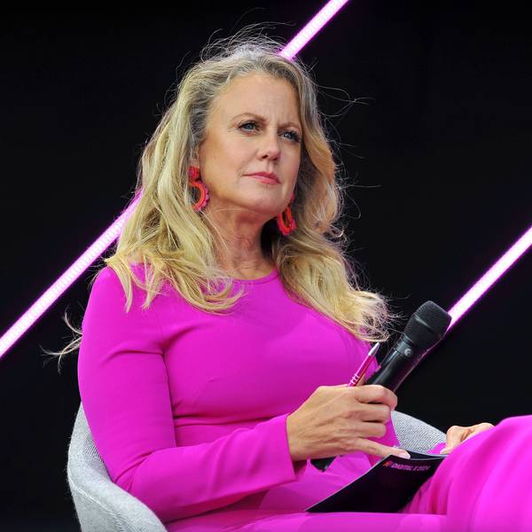 Moderatorin Barbara Schöneberger auf der Bühne.