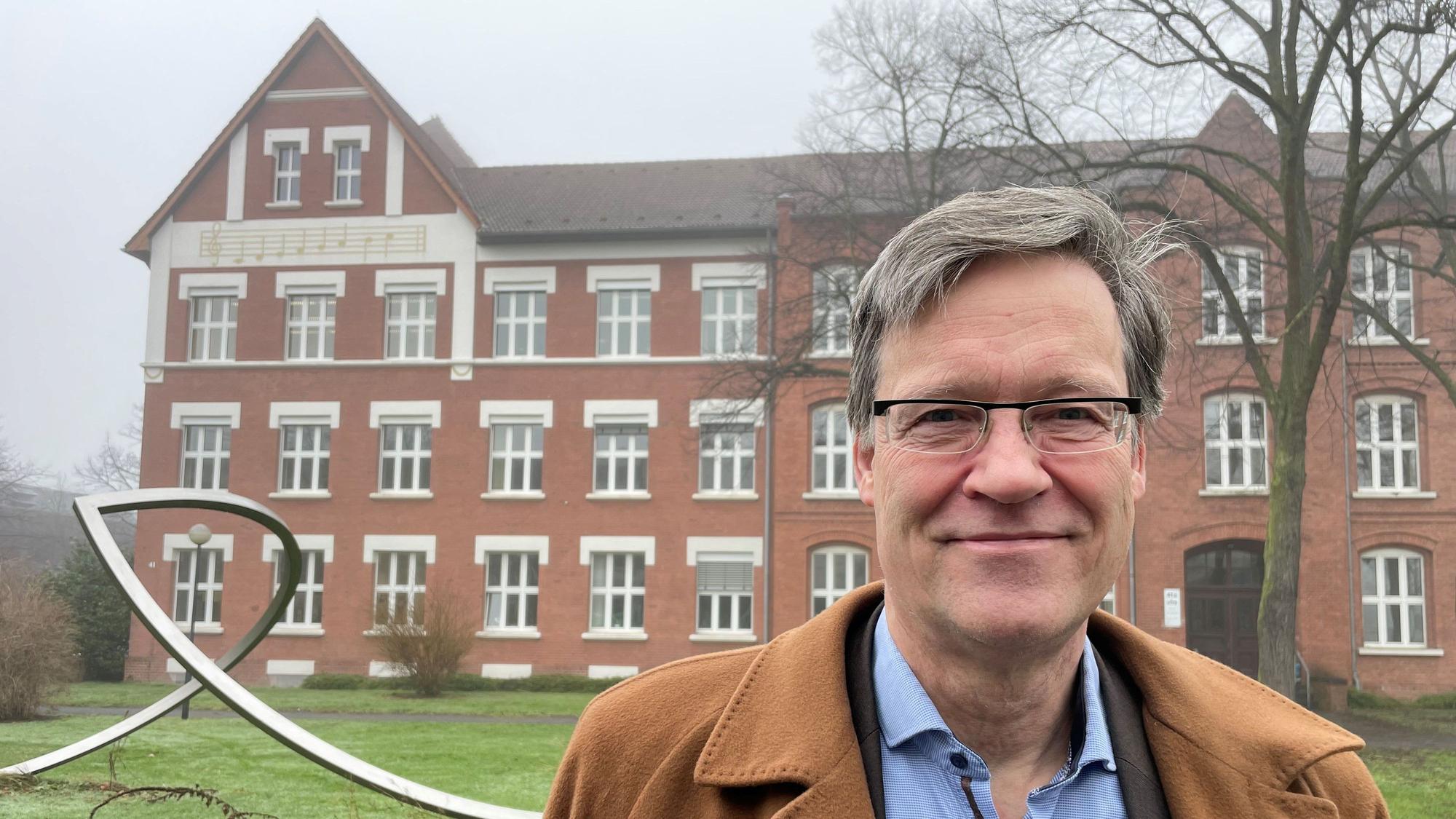 Rolf Albach tritt für die FDP bei der Bundestagswahl 2025 für den Wahlkreis IV Leverkusen/Mülheim an.