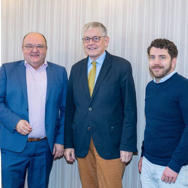 25 Jahre kommunale Seniorenarbeit auf Bundesebene: Der heutige BSKB-Vorsitzende Prof. Dr. Alexander Schraml, sein Amtsvorgänger und langjährige SBK-Leiter Otto B. Ludorff sowie Martin Schlücking, Vorsitzender des NRW-Landesverbands VKSB.