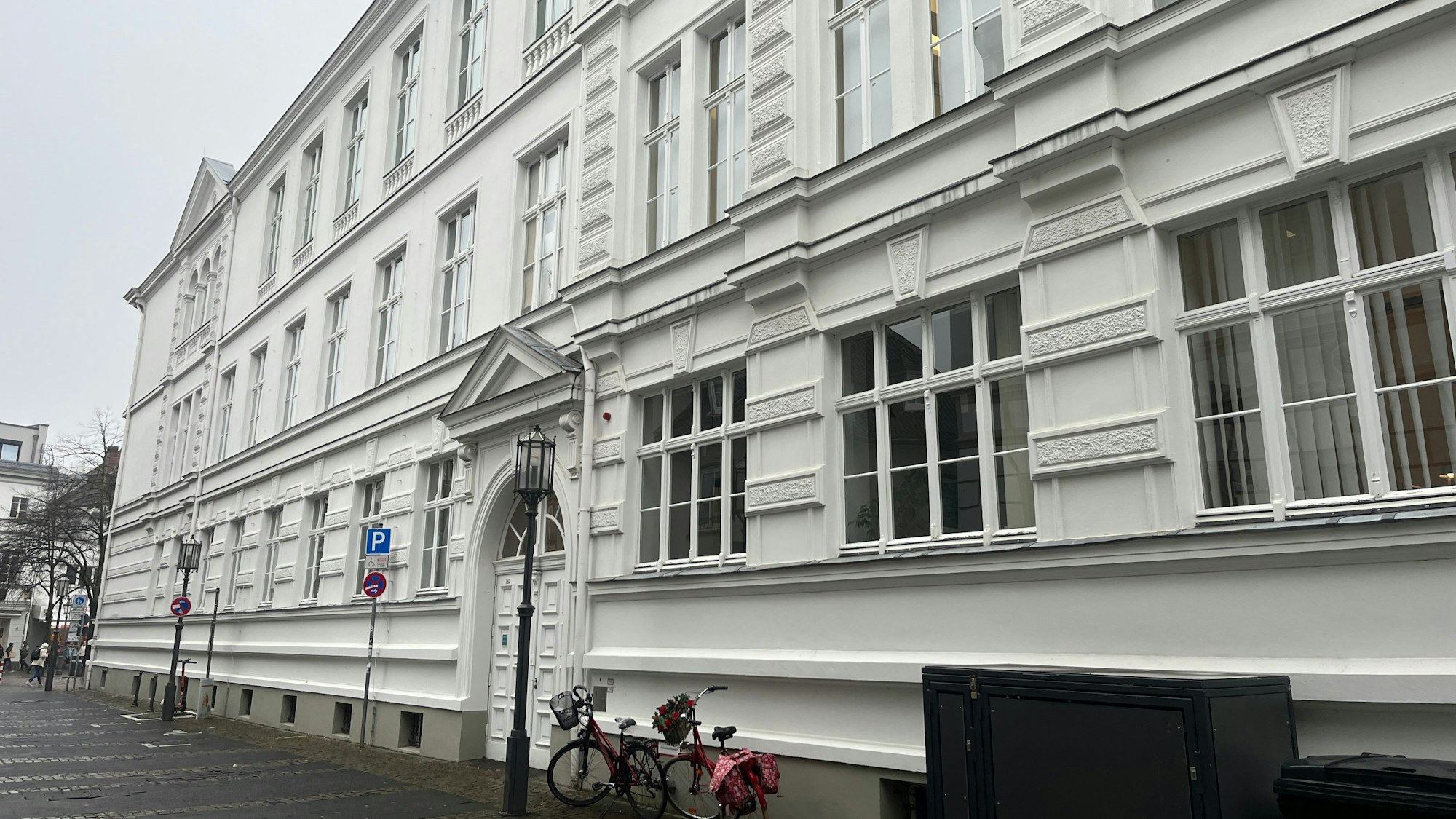 An der Fassade des Stadtmuseums an der Annostraße wird ab Mai gearbeitet.