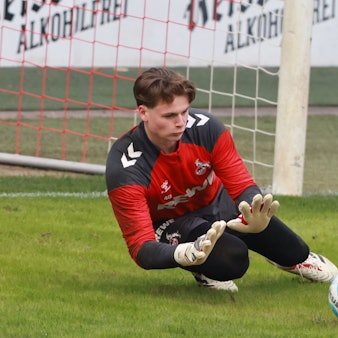 Jonas Urbig blieb im Test gegen Viktoria Köln (3:2) ohne Einsatzminute. Der Keeper steht vor dem Wechsel zum FC Bayern München.