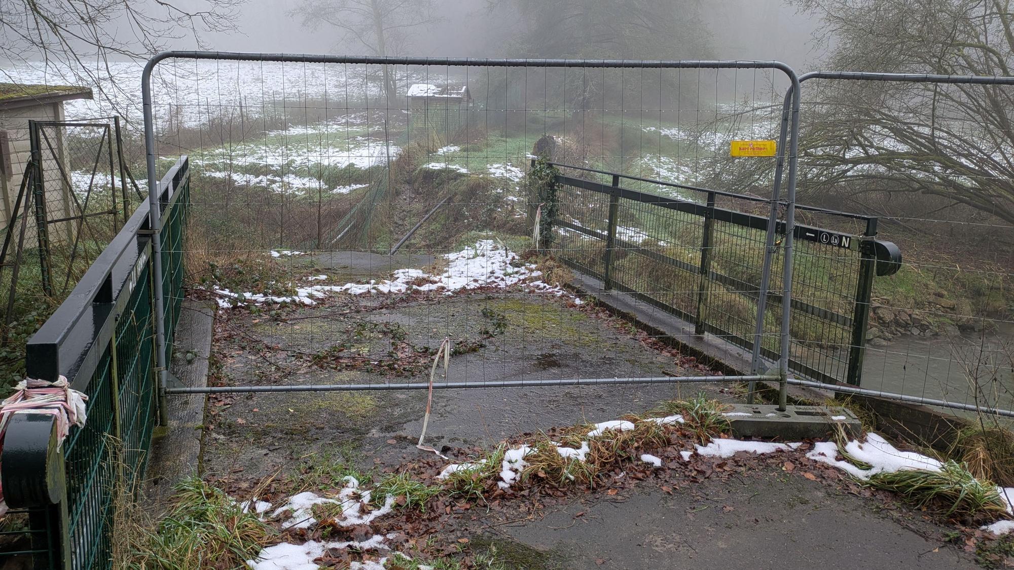 Gesperrte Brücke über den Murbach