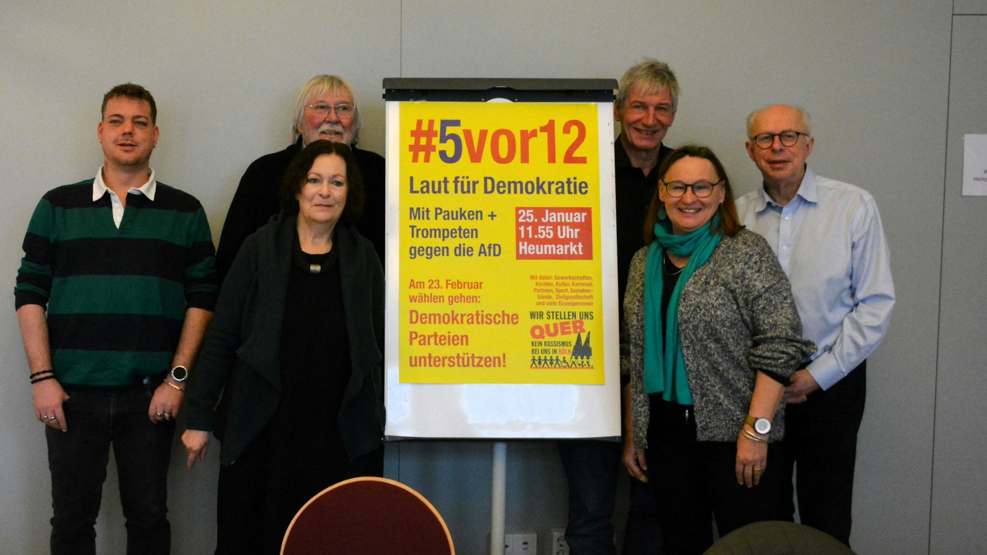 Vertreter vom Bündnis „Köln stellt sich quer“ (v. l. ): Patrick Gloe, Reiner Hammelrath (hinten), Claudia Wörmann-Adam, Witich Roßmann, Brigitta von Bülow und Jörg Detjen.