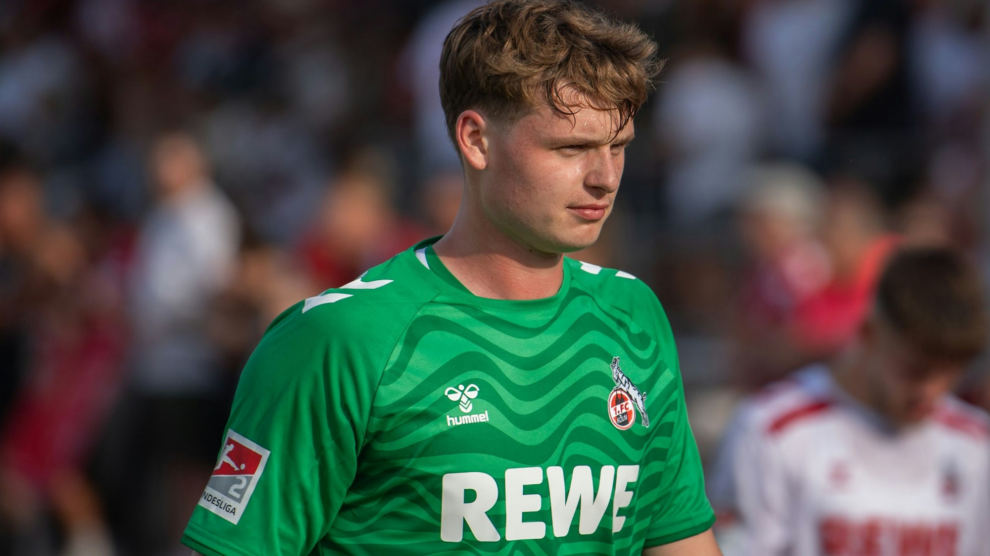 Jonas Urbig im Trikot des 1. FC Köln.