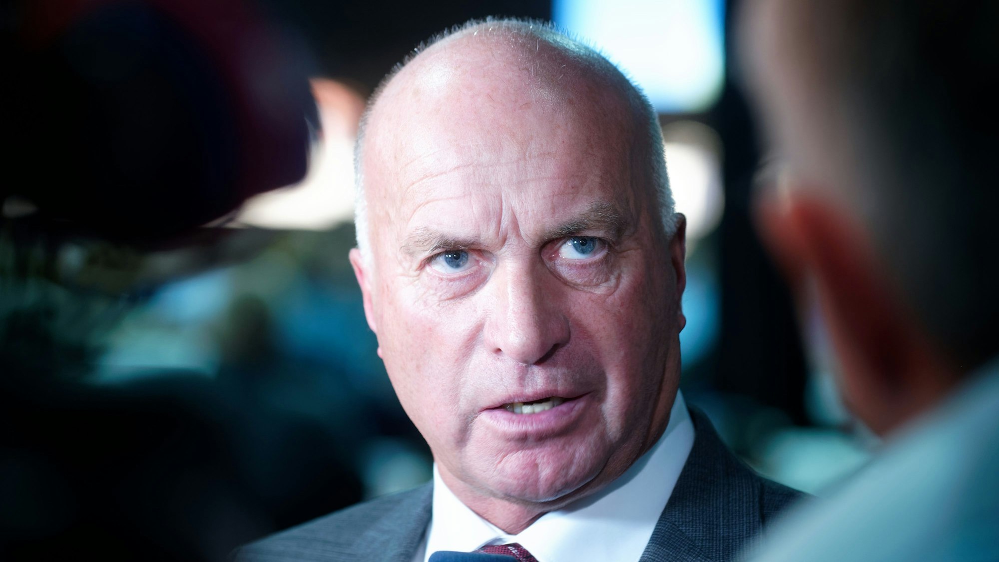 Auf dem Foto ist der AfD-Politiker Rüdiger Lucassen zu sehen.