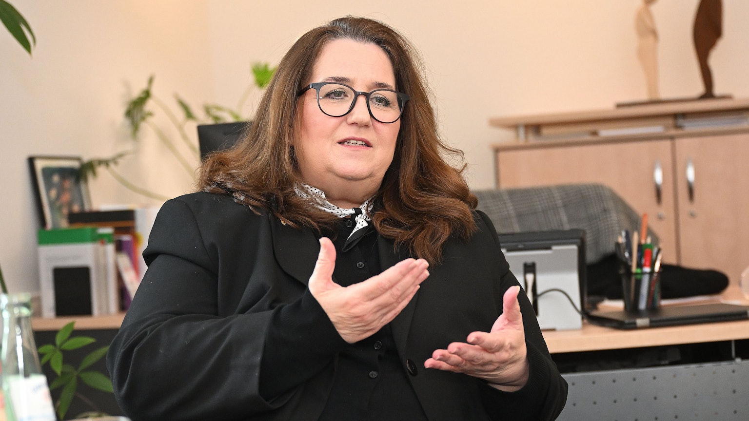 Durch Rückhalt in der Bevölkerung motiviert zeigt sich Rösraths Bürgermeisterin Bondina Schulze (Grüne) im Jahresinterview.