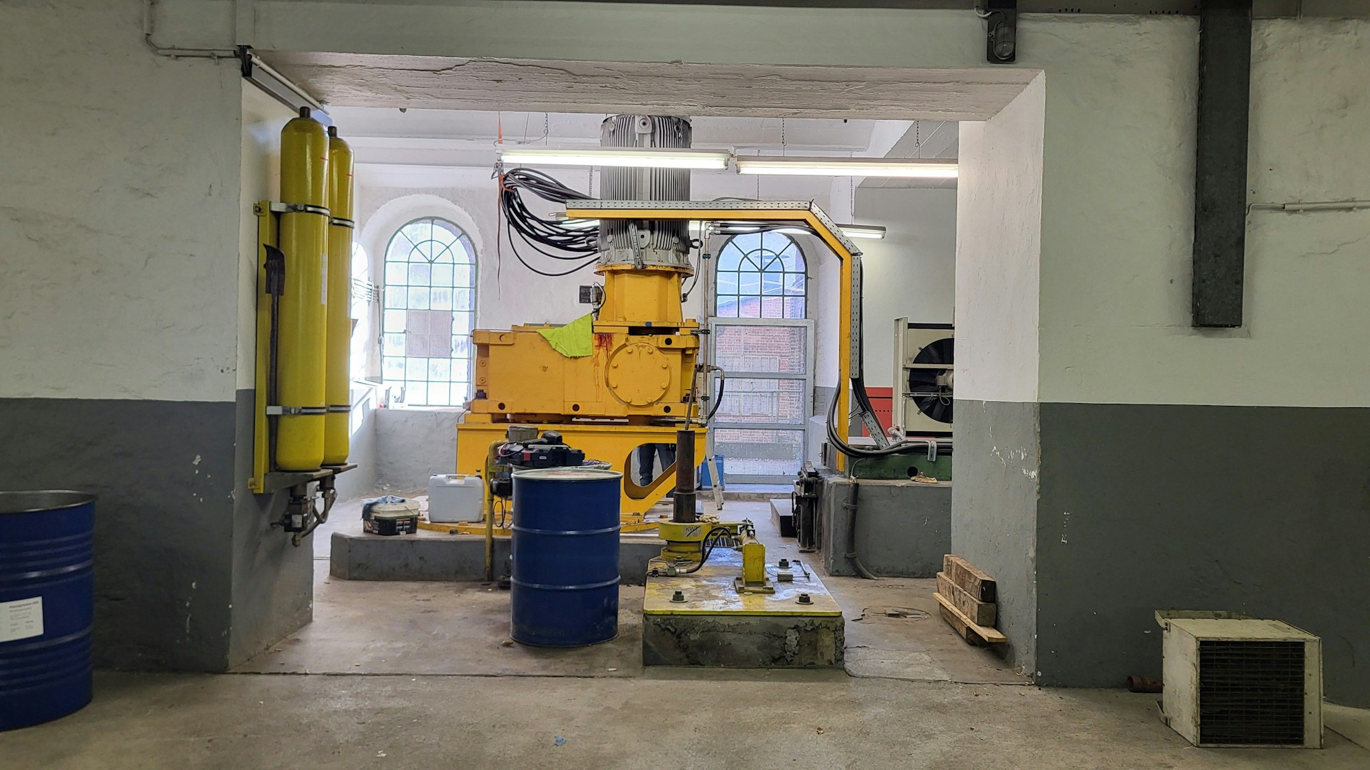 Die Turbine im ehemaligen Kabelmetal in Windeck-Schladern liefert noch heute große Mengen Strom.