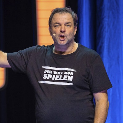 Martin Rütter auf der Bühne.