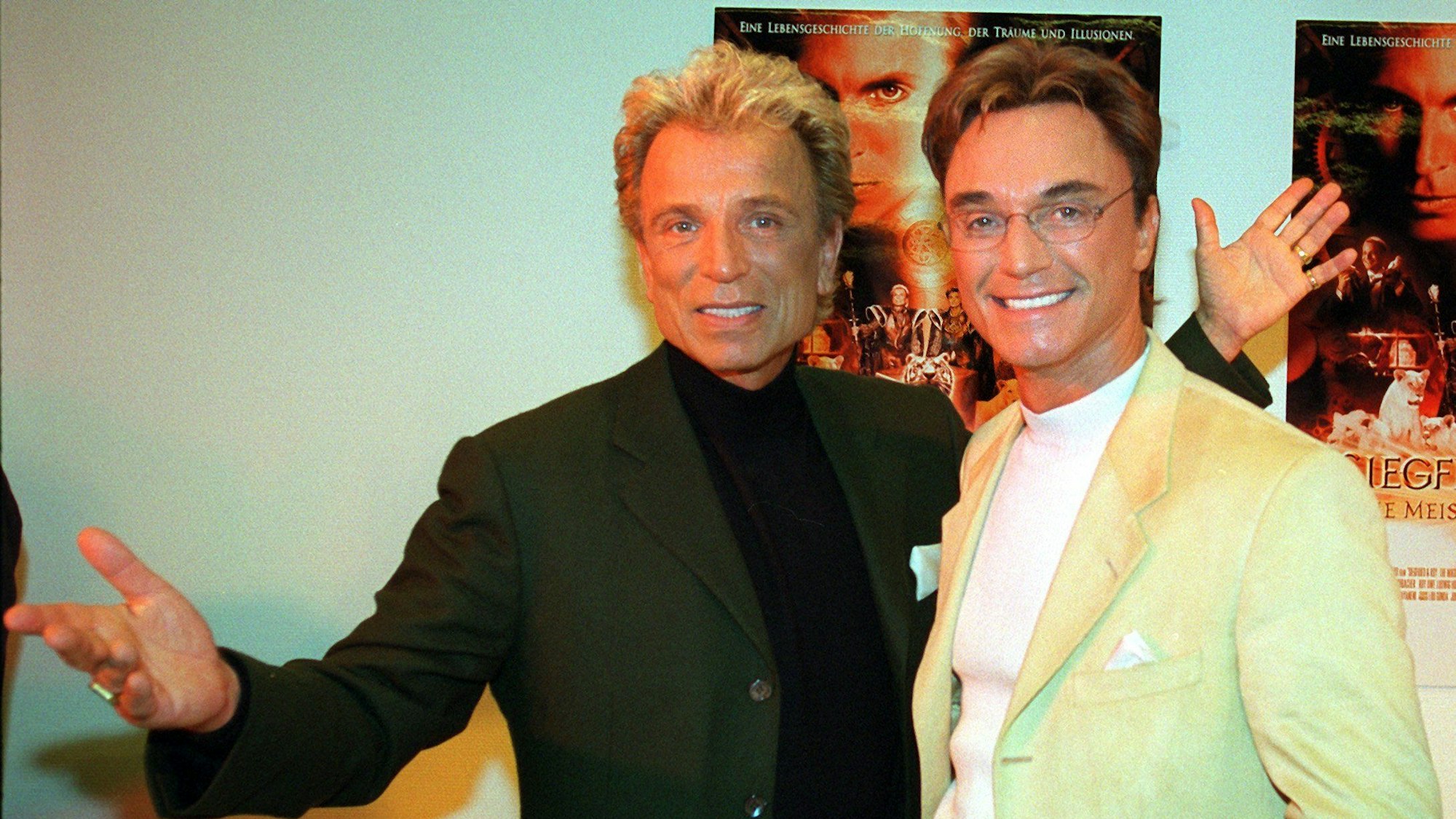 Siegfried und Roy auf einer Pressekonferenz.