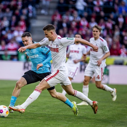 Köln, RheinEnergieStadion, 05.03.2024: Rasmus Carstensen Köln gegen Florian Wirtz Leverkusen beim Spiel der 1.Bundesliga 1.FC Köln vs. Bayer 04 Leverkusen. *** Cologne, RheinEnergieStadion, 05 03 2024 Rasmus Carstensen Cologne v Florian Wirtz Leverkusen in the 1 Bundesliga match 1 FC Cologne v Bayer 04 Leverkusen
