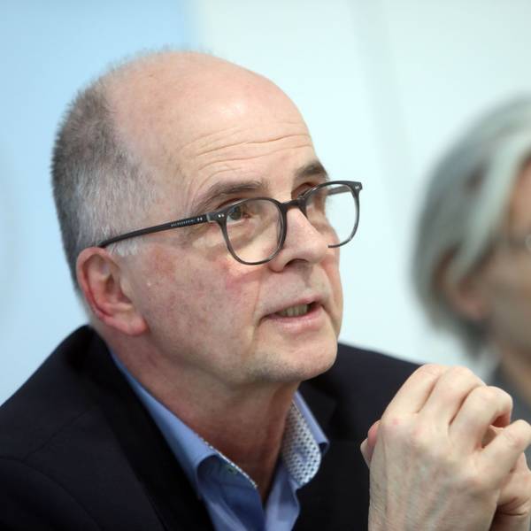 In einem Pressegespräch informiert Markus Greitemann, Beigeordneter für Planen und Bauen der Stadt Köln, zu den Baumaßnahmen am Wallraf-Richartz-Museum.