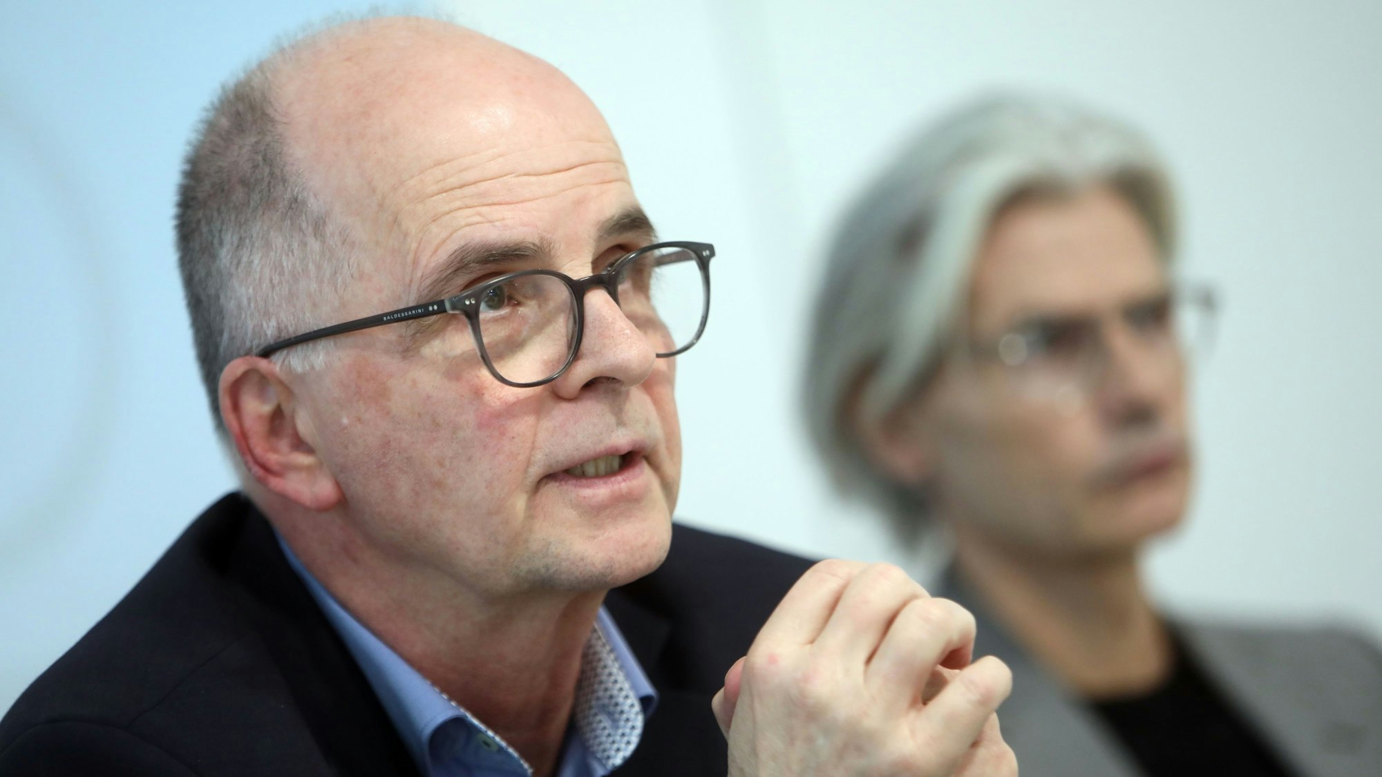 In einem Pressegespräch informiert Markus Greitemann, Beigeordneter für Planen und Bauen der Stadt Köln, zu den Baumaßnahmen am Wallraf-Richartz-Museum.