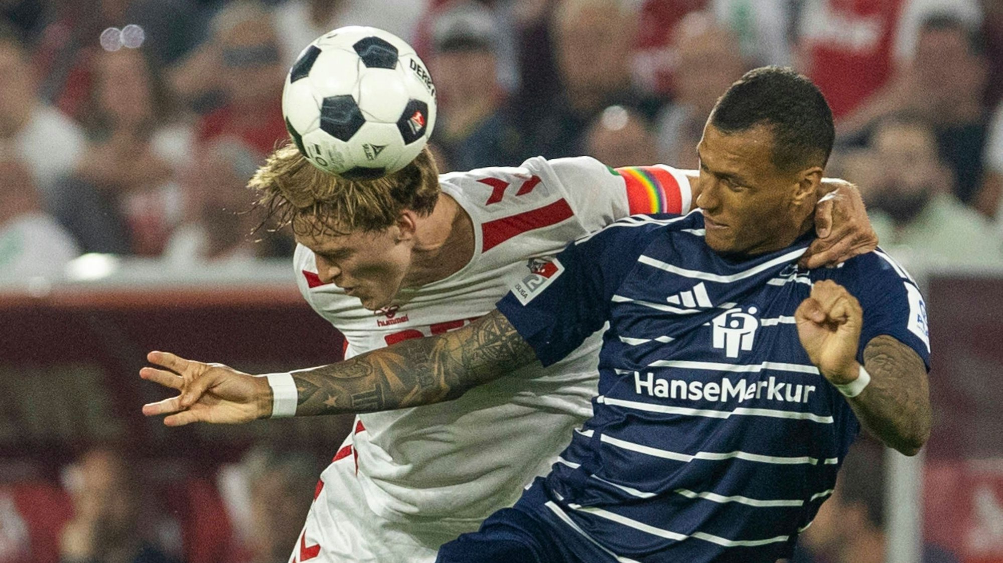 2. Fussball-Bundesliga: 1. FC Köln - Hamburger SV, 02.08.2024 Timo Hübers 1. FC Köln, 4 im Zweikampf mit Davie Selke Hamburger SV, 27. 2. Fussball-Bundesliga, 1. FC Köln - Hamburger SV, 1. Spieltag, am 02.08.2024, RheinEnergie-Stadion, Köln DFL regulations prohibit any use of photographs as image sequences and/or quasi-video *** 2 Bundesliga 1 FC Köln Hamburger SV, 02 08 2024 Timo Hübers 1 FC Köln, 4 in duel with Davie Selke Hamburger SV, 27 2 Bundesliga, 1 FC Köln Hamburger SV, 1 Spieltag, am 02 08 2024, RheinEnergie Stadion, Köln DFL regulations prohibit any use of photographs as image sequences and or quasi video Copyright: xBEAUTIFULxSPORTS/Meuselx