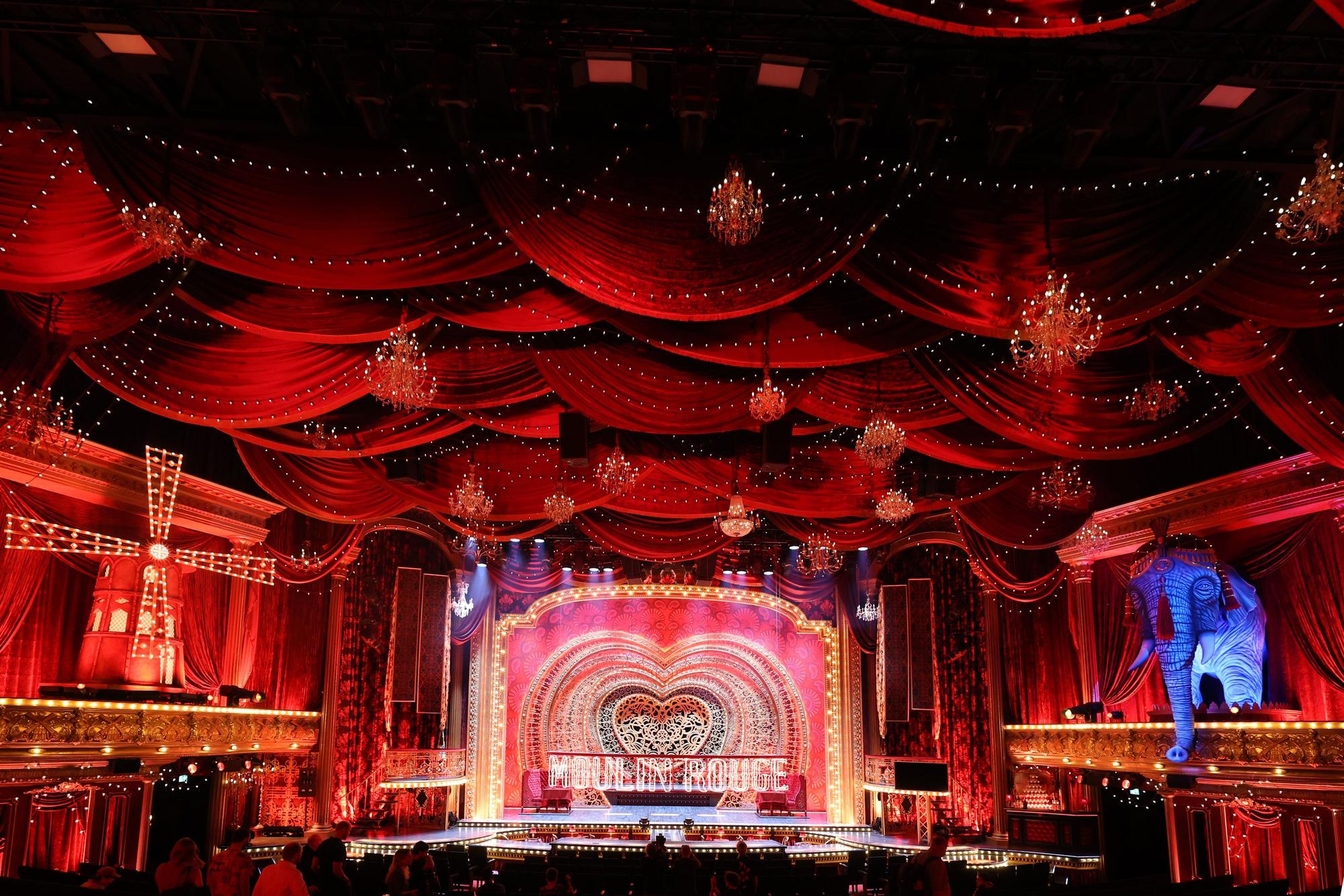 06.09.2024
Köln:
Tag der offenen Tür von Moulin Rouge im Musical Dome.
Pressetermin bevor die Öffentlichkeit rein darf.
Blick hinter die Kulissen.
Foto: Martina Goyert