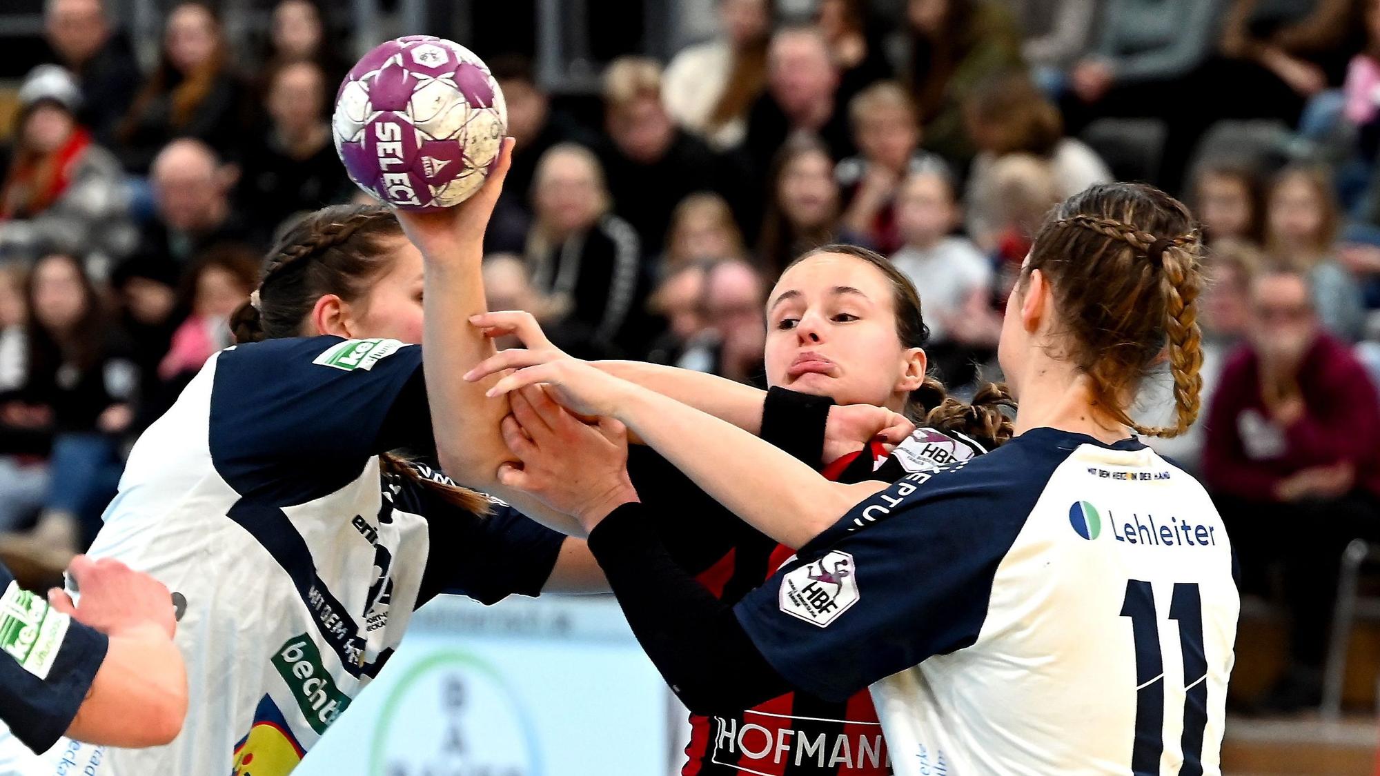 22.12.2024, Handball-Bayer-Neckarsulm
mitte: Sophia Cormann (Bayer)
Foto: Uli Herhaus