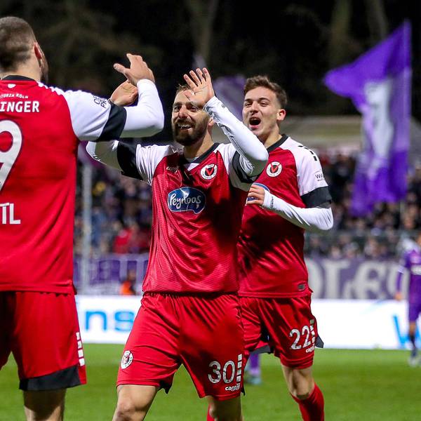 08.12.2024, Fußball, FC Viktoria Köln VfL Osnabrück, 3.Liga, Sportpark Höhenberg, Saison 2024 2025: Torjubel nach dem 2:0 durch das Eigentor von Dave Gnaase VfL Osnabrück 26 - Serhat-Semih Güler Viktoria Köln 30 steht jubelnd mit Lex-Tyger Lobinger Viktoria Köln 9 auf dem Spielfeld. DFB regulations prohibit any use of photographs as image sequences and or quasi-video. Nordrhein-Westfalen Deutschland *** 08 12 2024, Football, FC Viktoria Köln VfL Osnabrück, 3 Liga, Sportpark Höhenberg, Saison 2024 2025 Torjubel nach dem 2 0 durch das Eigentor von Dave Gnaase VfL Osnabrück 26 Serhat Semih Güler Viktoria Köln 30 steht jubilant mit Lex Tyger Lobinger Viktoria Köln 9 auf dem Spielfeld DFB regulations prohibit any use of photographs as image sequences and or quasi video Nordrhein Westfalen Germany
