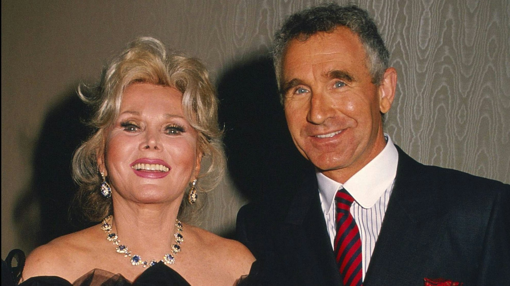 Zsa Zsa Gabor und ihr Ehemann Prinz Frederic von Anhalt bei einem Auftritt in den 1990er Jahren.