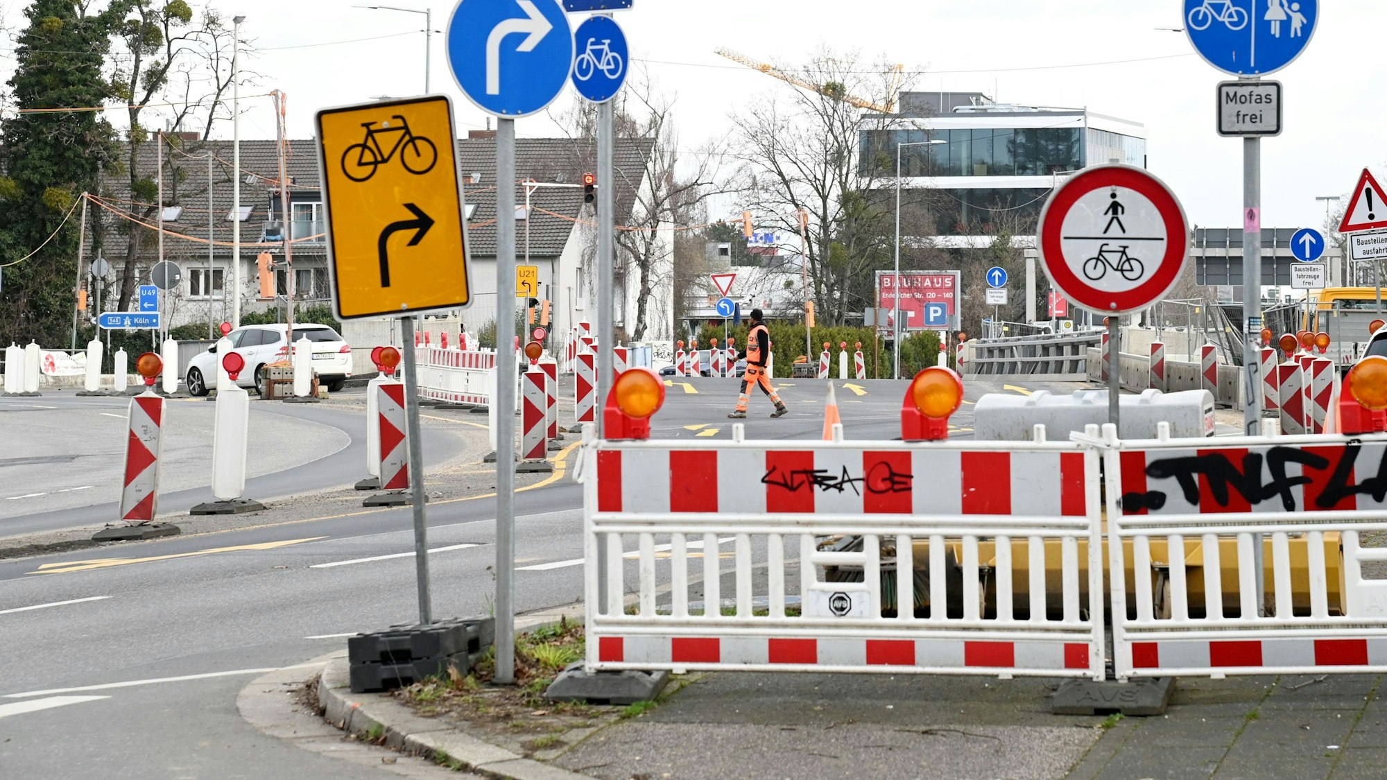 21.02.2024 Bonn. Die Bauaßnahmen am Endenicher Ei dauern bis 2027. Foto: Alexander Schwaiger