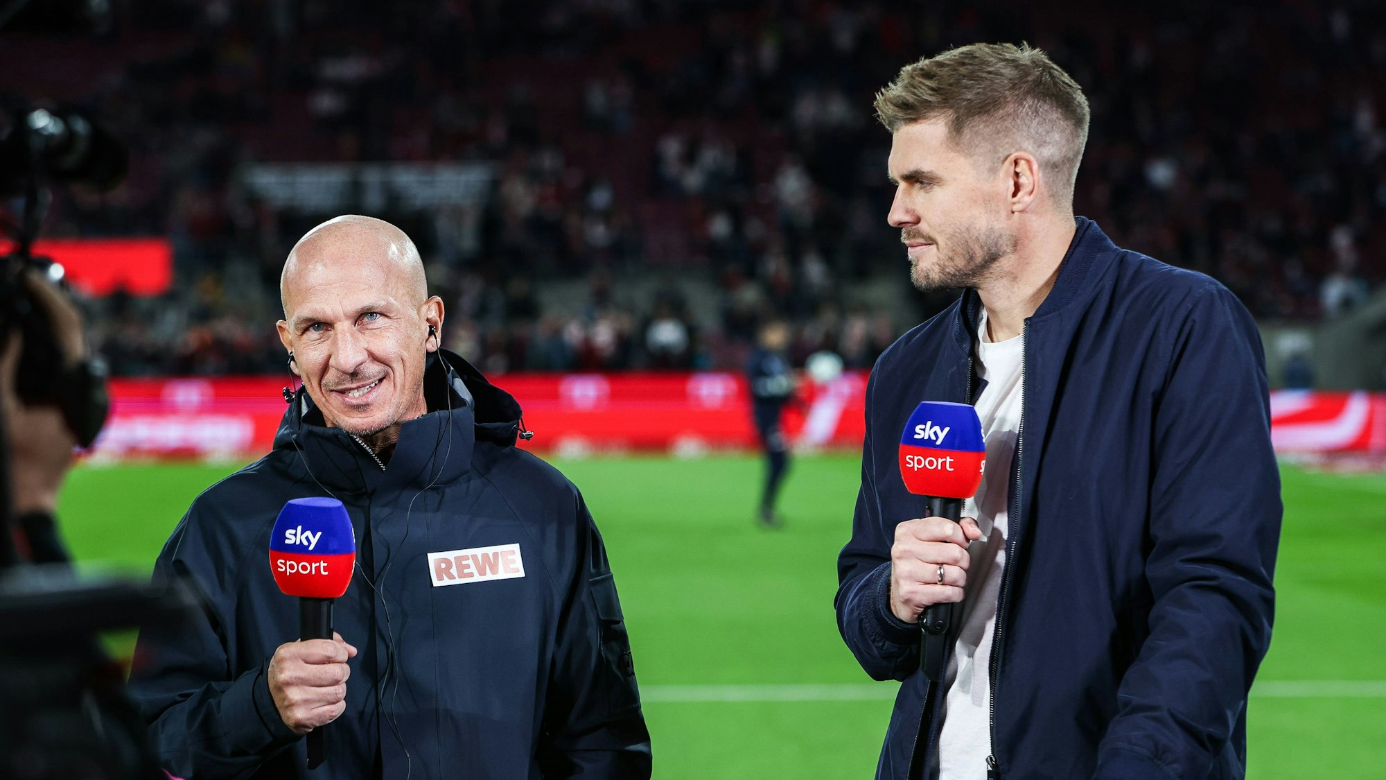 Fussball, 2.Bundesliga Saison 2024/2025 5. Spieltag 1.FC Köln - 1.FC Magdeburg 14.09.2024, RheinEnergieSTADION Gerhard Struber Cheftrainer, 1.FC Köln Simon Terodde Experte SKY Köln RheinEnergieSTADION Nordrhein-Westfahlen Deutschland *** Sports, Football, 2 Bundesliga Season 2024 2025 5 Matchday 1 FC Köln 1 FC Magdeburg 14 09 2024, RheinEnergieSTADION Gerhard Struber Head Coach, 1 FC Köln Simon Terodde Expert SKY Köln RheinEnergieSTADION Nordrhein Westfahlen Germany