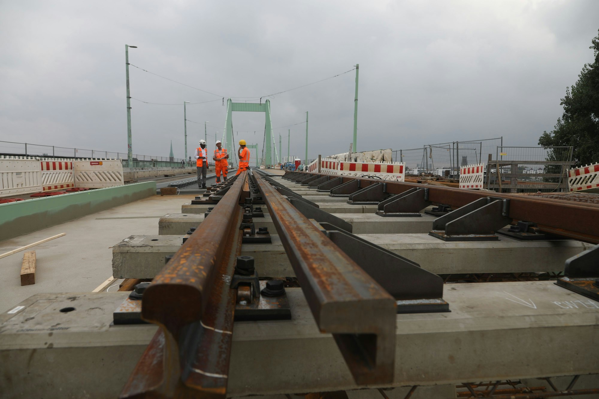 06.09.2024, Köln: Großbaustelle: Sanierungsarbeiten auf der Mülheimer Brücke. Foto: Arton Krasniqi