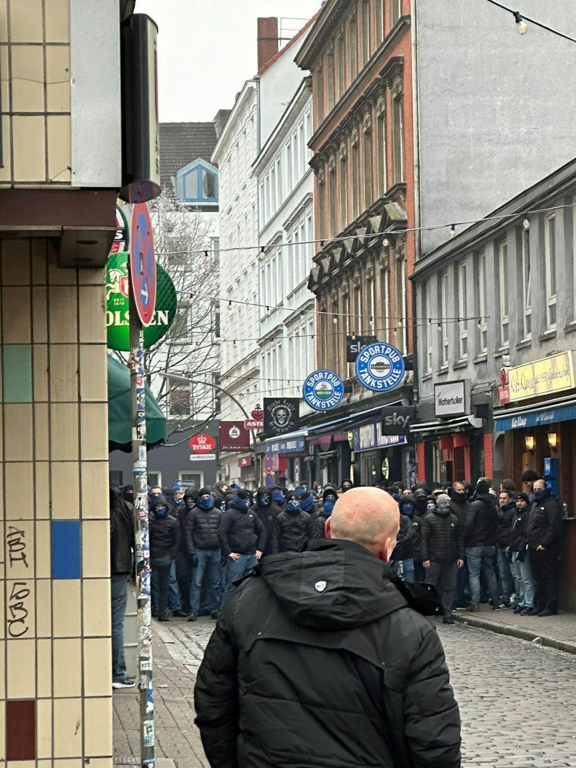 Hamburg, 18.1.2025: Schlägerei zwischen FC-Fans und HSV-Ultras auf St. Pauli