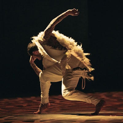 Szene aus dem Tanzgastspiel „Ihsane“ in Köln