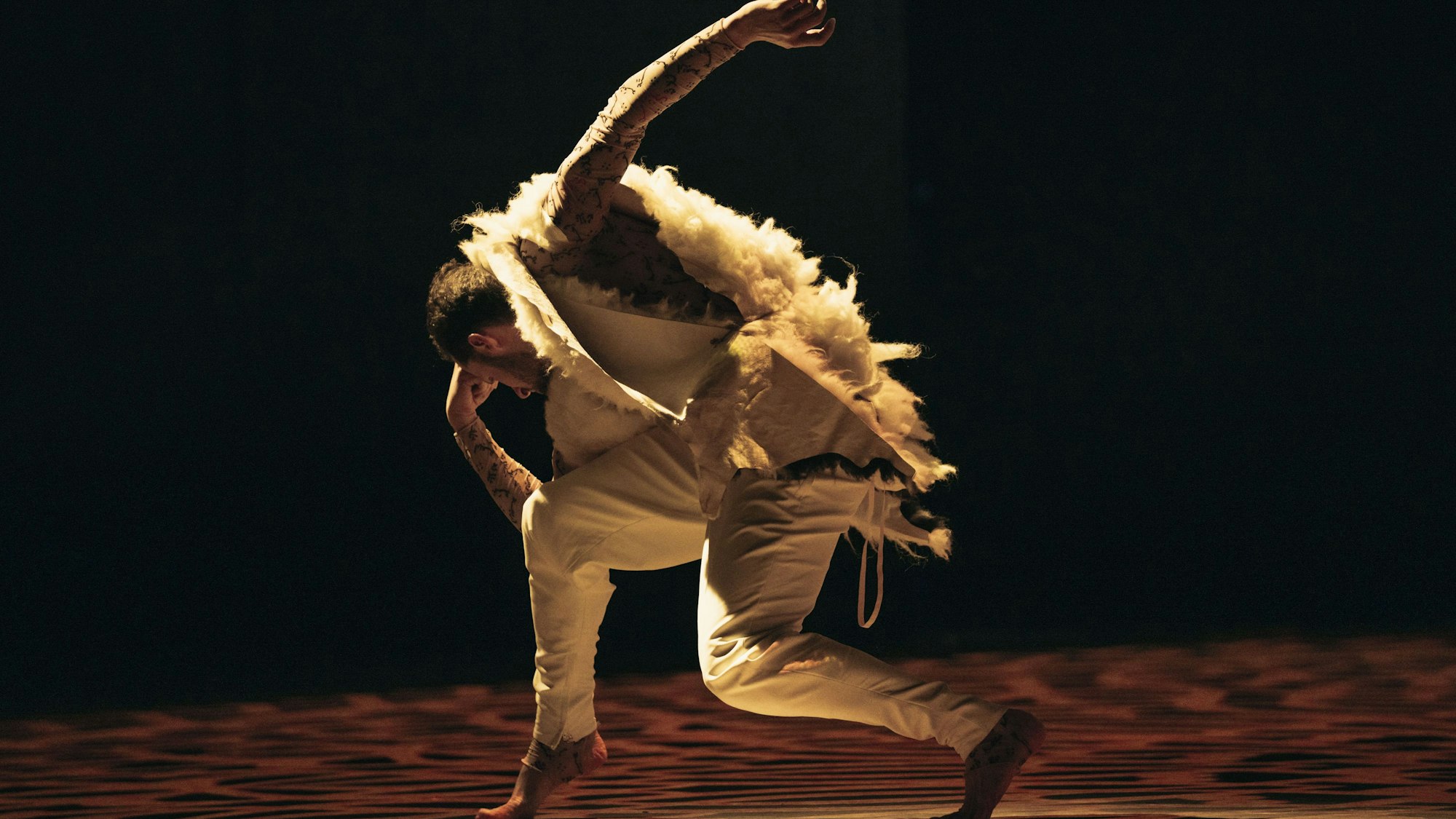 Szene aus dem Tanzgastspiel „Ihsane“ in Köln