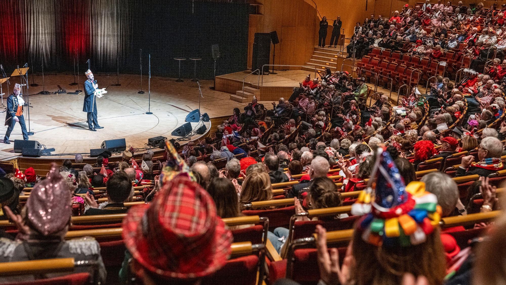 19.01.2025, Köln: Karnevalistische Matinee in der Philharmonie zugunsten des Kölner Rosenmontagszuges. Unter dem Sessionsmotto „FasteLOVEnd – Wenn Dräum widder blöhe“ wird eine musikalische Traumreise durch unseren Fastelovend versprochen. Foto: Uwe Weiser