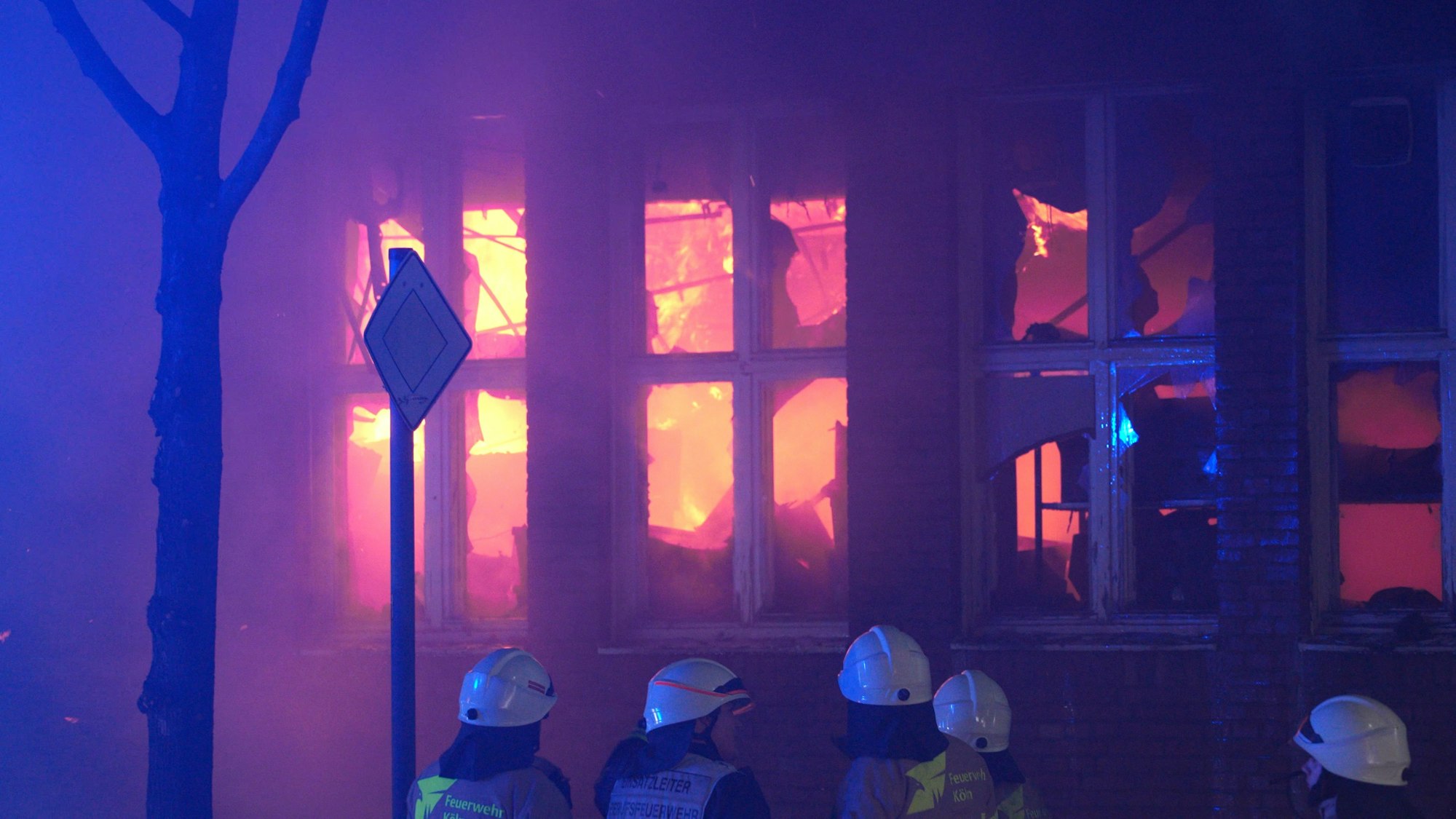 Brand im Spendenlager der Diakonie Kalk - Brandstiftung nicht ausgeschlossene, 20.01.25, Dillenburger Str. 67 , Köln, NRW, Foto: Alexander Franz