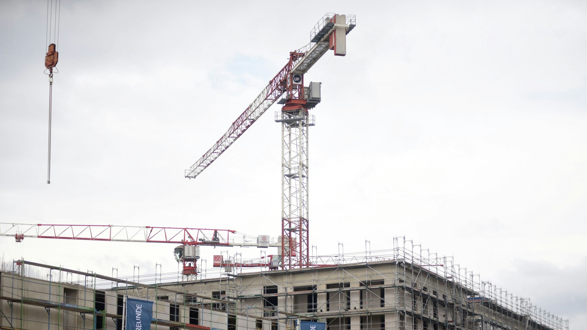 In Köln gibt es zu wenig Wohnraum, die Stadt will unter anderem mit mehr ausgewiesenem Bauland gegensteuern (Symbolbild).