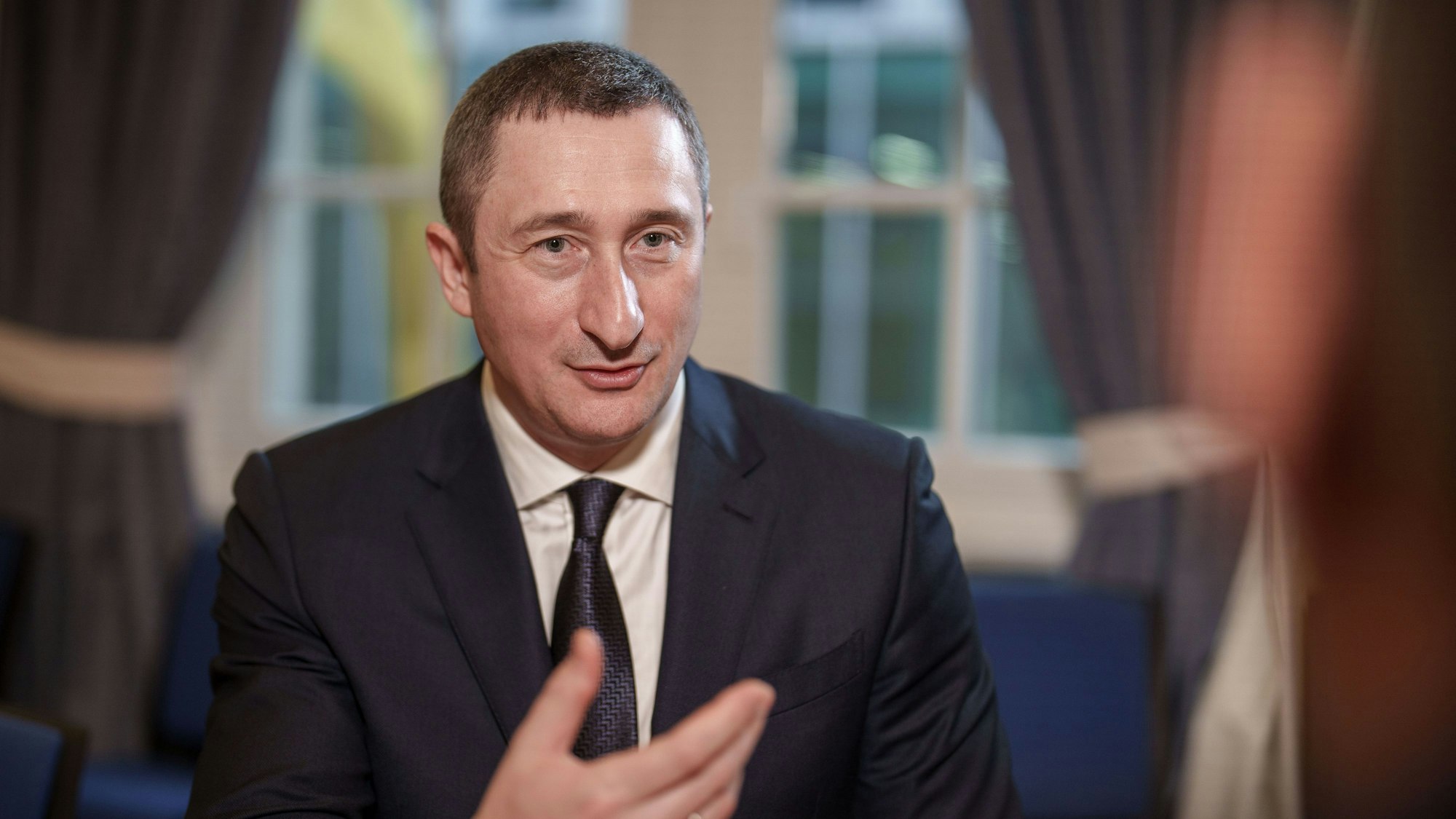 Berlin: Oleksij Tschernyschow, stellvertretender ukrainischer Ministerpräsident, aufgenommen bei einem Interview mit der dpa Deutsche Presse-Agentur.