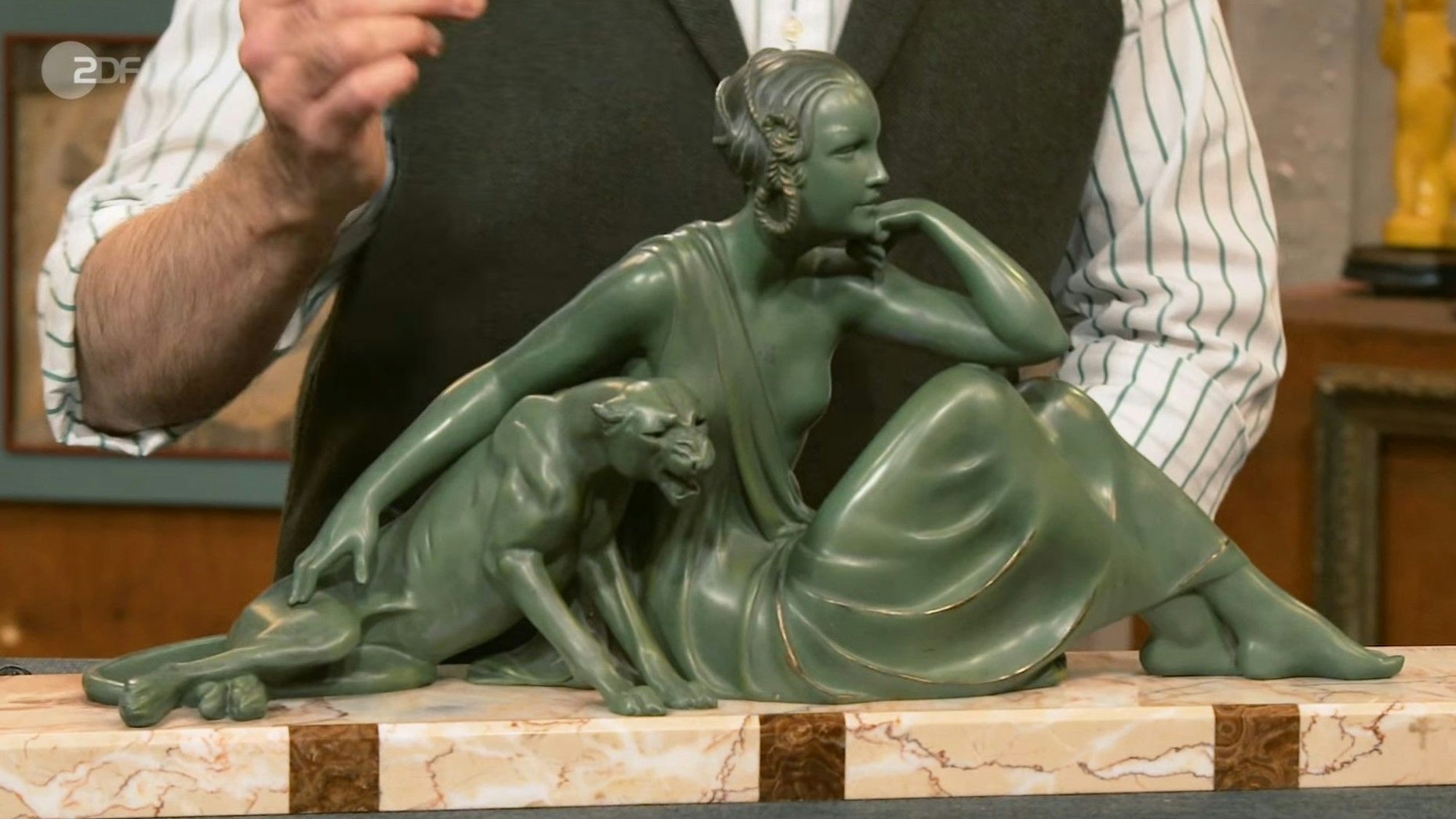 Das Kunstwerk stammt von Armand Godard.