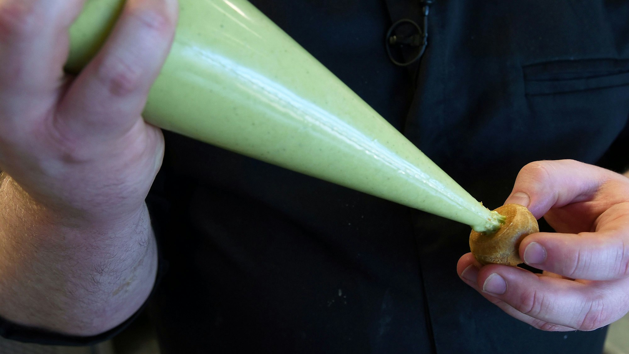 Video-Kochschule im Ox & Klee mit dem Patissier des Jahres 2021 Hannes Radeck.