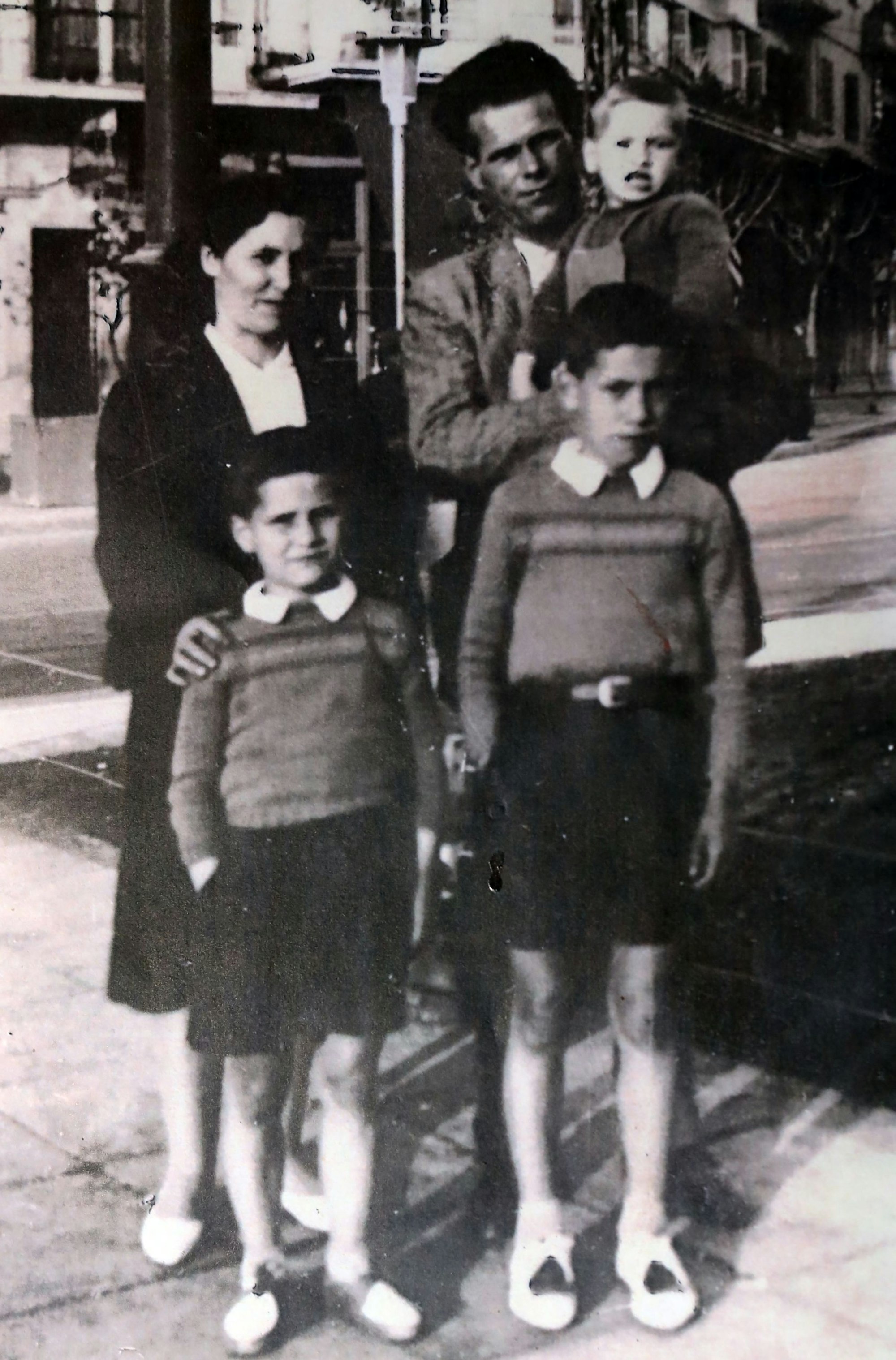 Die Familie Dolidis auf einem alten Foto