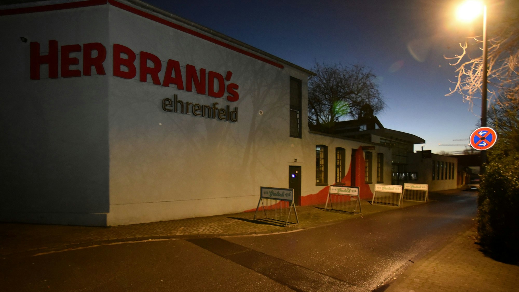 Das Herbrand's von außen fotografiert im Jahr 2021.