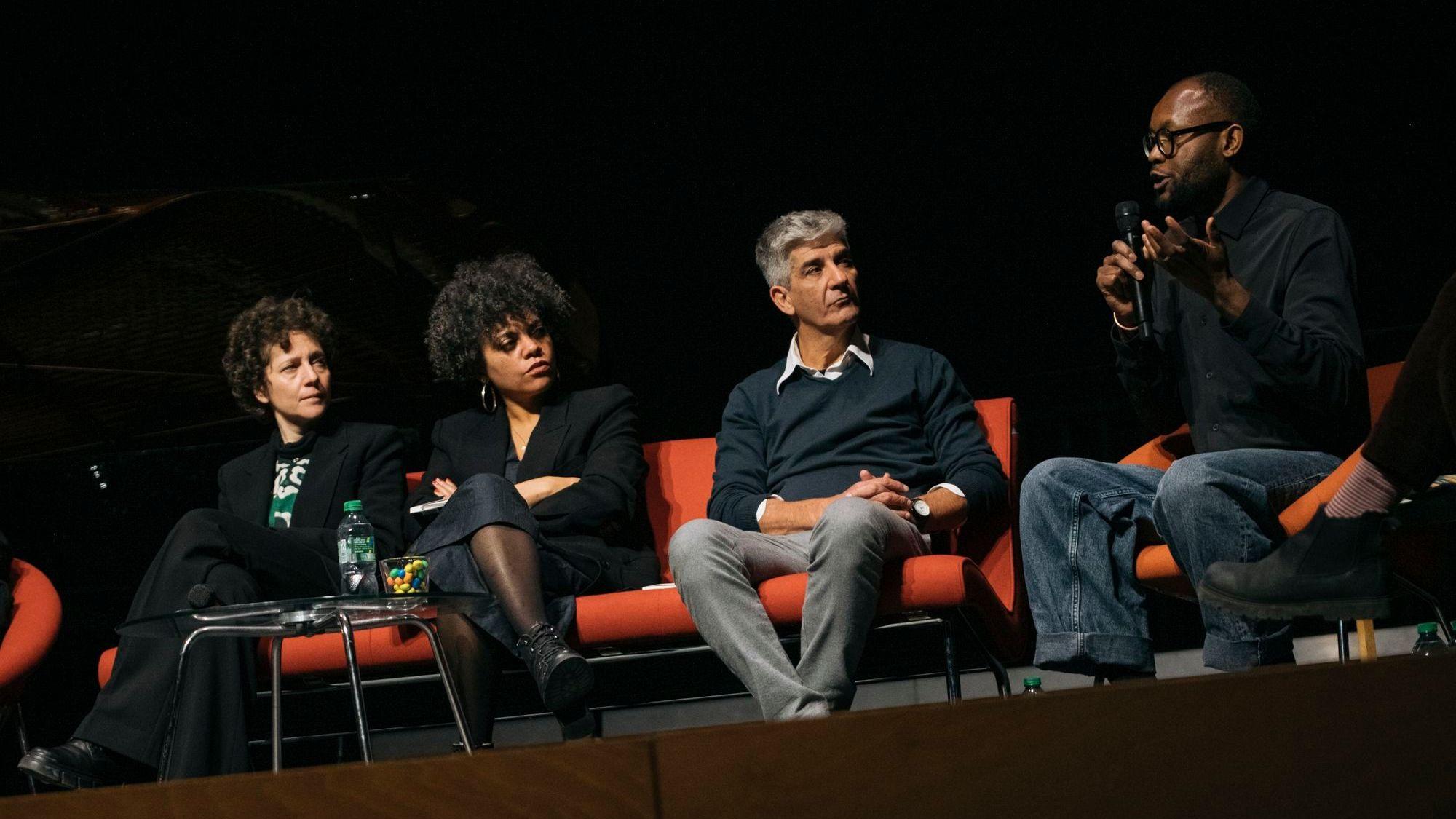 Sasha Marianna Salzmann, Radna Fabias, Sergio Raimondi und Fiston Mwanza Mujila bei der zehnten Ausgabe der Poetica.