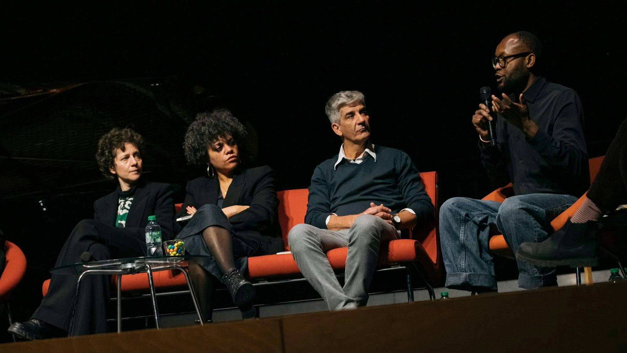 Sasha Marianna Salzmann, Radna Fabias, Sergio Raimondi und Fiston Mwanza Mujila bei der zehnten Ausgabe der Poetica.