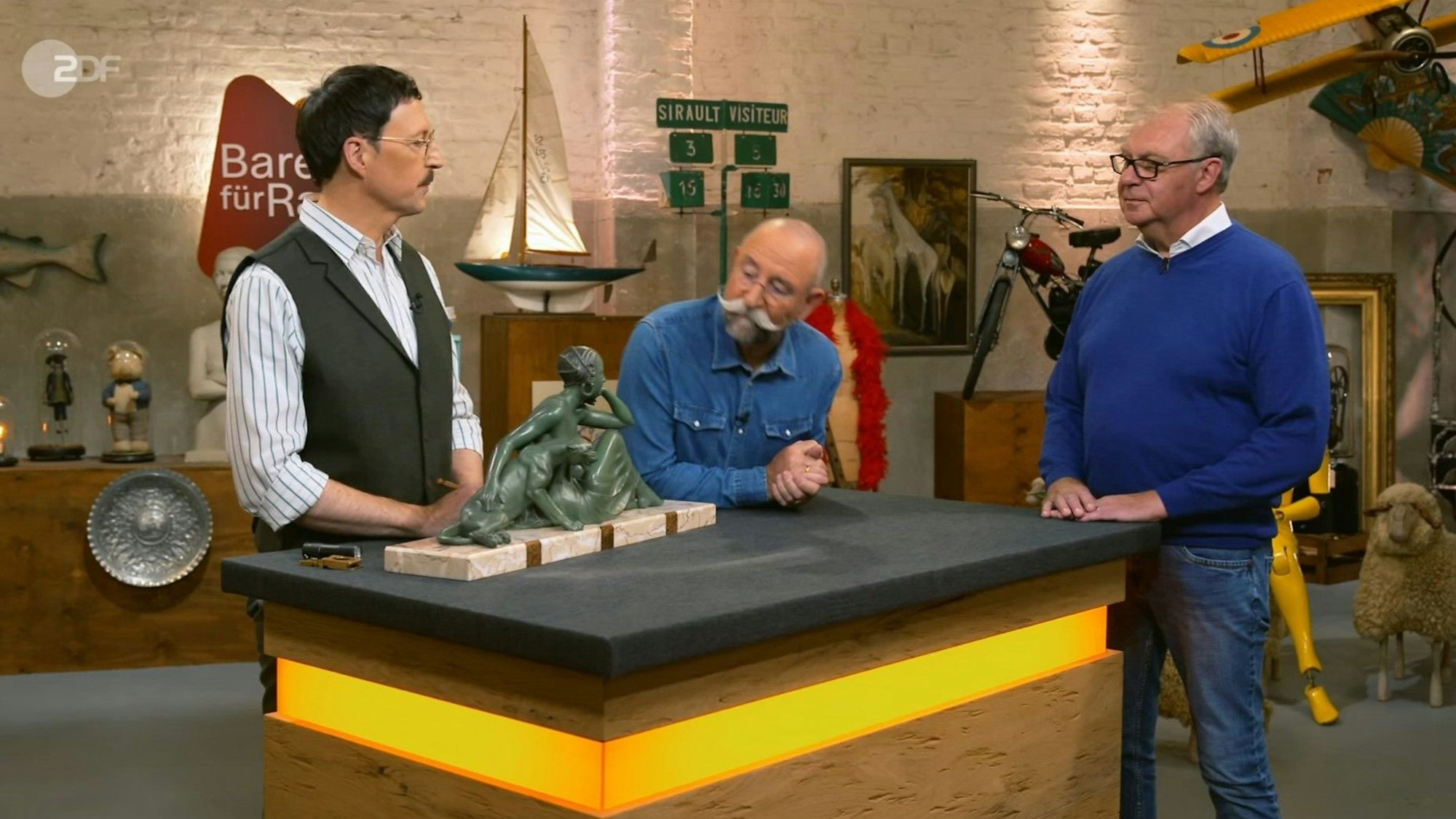 Lothar Schaufen (v.r.) mit Horst Lichter und Colmar Schulte-Goltz bei „Bares für Rares“.