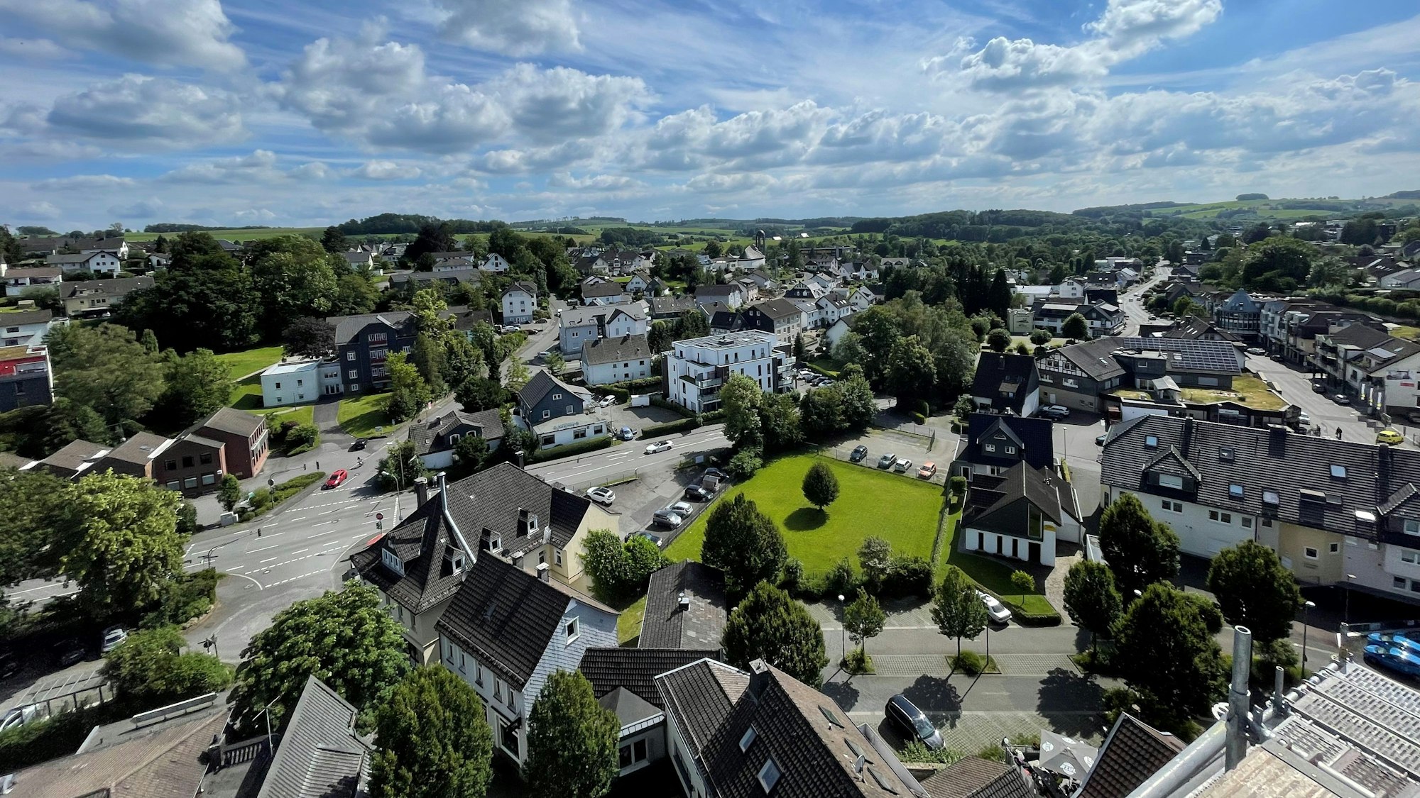 Der Lindlarer Ortskern, fotografiert vom Turm der Kirche St. Severin.